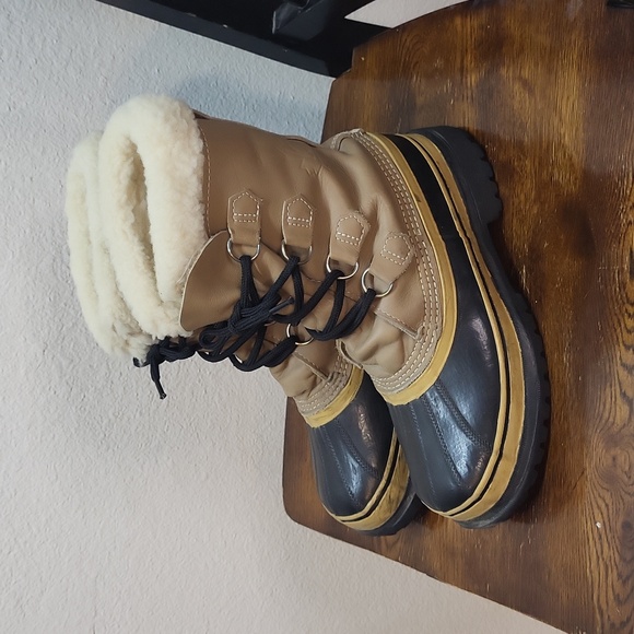 Sorel Caribou Waterproof Felt Lined Snow Boots - Picture 3 of 11